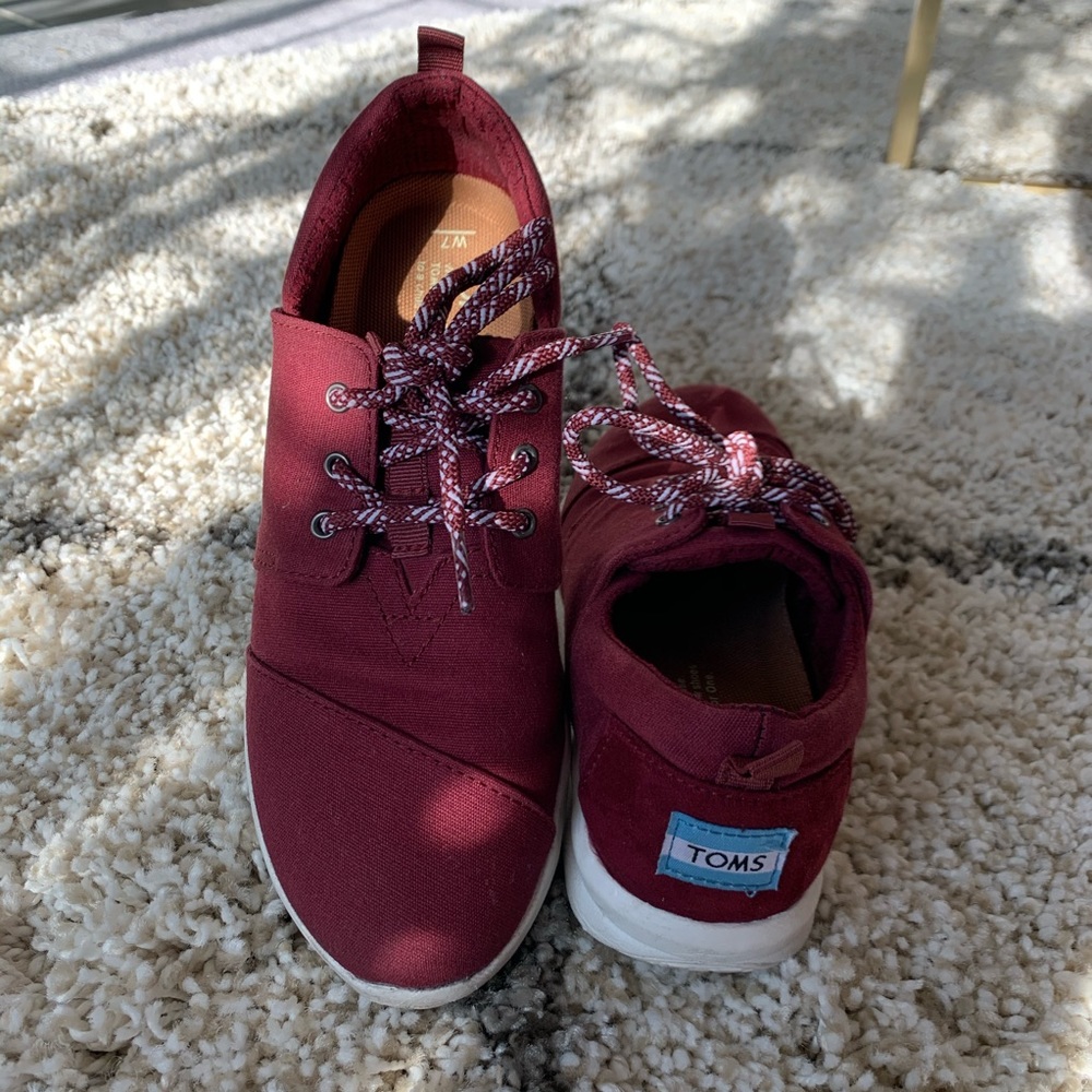 TOMS Sneakers
